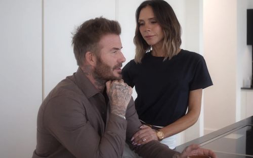 David Beckham thuyết phục vợ làm chuyện quan trọng