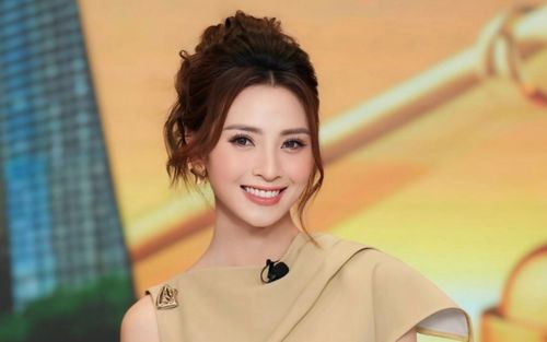 Chiếc đồng hồ trị giá 8 chữ số của nữ MC Đường lên đỉnh Olympia