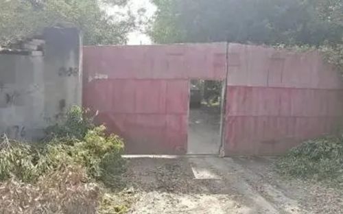 Cảnh sát đột kích ngôi nhà hoang khả nghi, bàng hoàng trước cảnh tượng bên trong