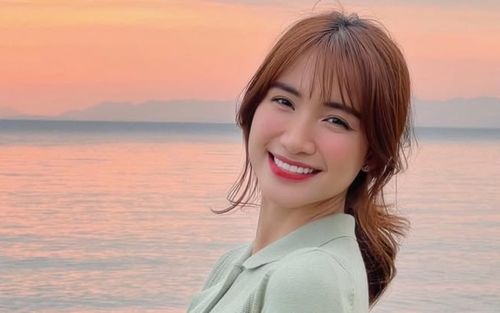 Chiếc xe 300 triệu của Hòa Minzy