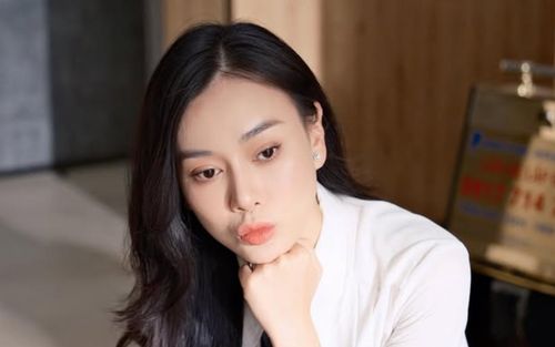 Máy duỗi tóc 14 triệu đồng của vợ Shark Bình