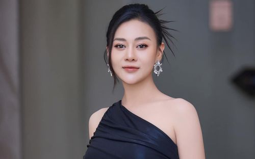 Bộ sưu tập kính hiệu đắt đỏ của Phương Oanh