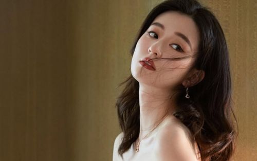 Bất ngờ cuộc sống của nữ diễn viên nổi tiếng bí mật kết hôn với thiếu gia tập đoàn bất động sản, sở hữu 180.000 tỷ đồng