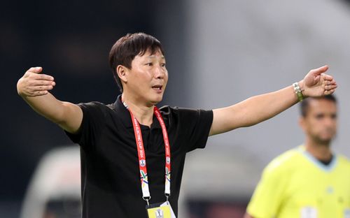 HLV Kim Sang Sik không để tuyển Việt Nam bị Malaysia loại trong tháng 11