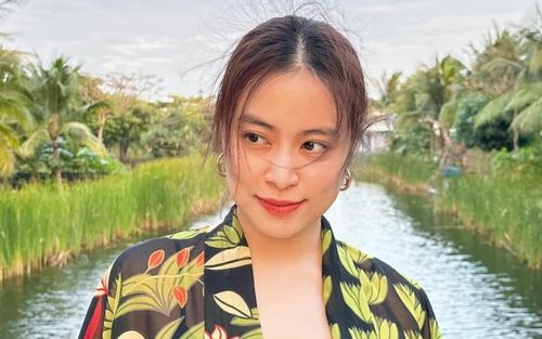 Chiếc điện thoại 10 triệu đồng của Hoàng Thùy Linh