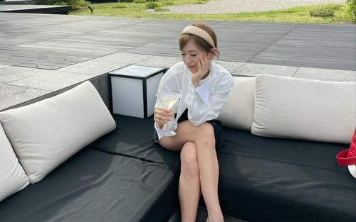 Nữ ca sĩ bị phanh phui vụ ngoại tình với anh rể của đồng nghiệp, gây chấn động showbiz