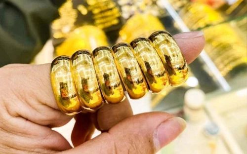 Giá vàng hôm nay (17/11): Vàng nhẫn tiếp tục trở thành tâm điểm