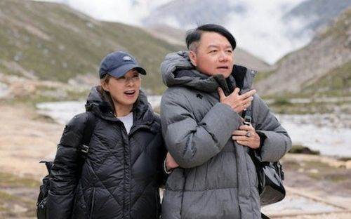 Nam tài tử nén nỗi đau sau khi vợ qua đời, được khán giả khuyên đi hát để lấy lại hào quang