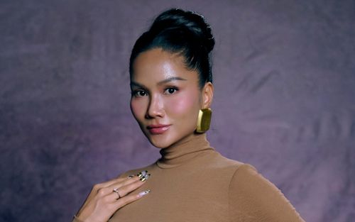 Thời trang mẹ bầu của H'Hen Niê