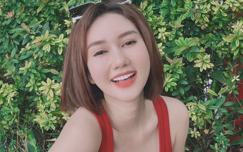 Clip tình tứ của Hương Giang và chồng gây chú ý