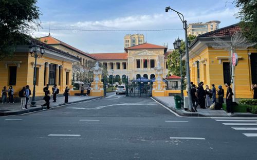 Những hình ảnh đầu tiên ở phiên tòa xét xử Thùy Tiên, Quang Linh Vlogs, Hằng Du Mục