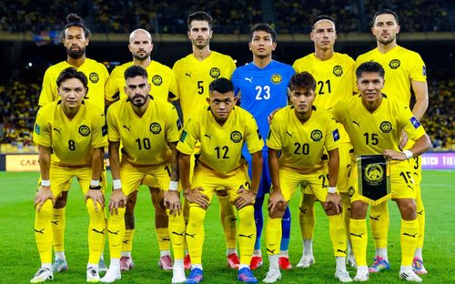 'Ông tôi sinh ở Venezuela, bà tôi sinh ở Tây Ban Nha, à ý tôi là Malaysia'