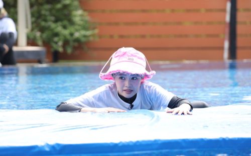 Sốc trước vẻ ngoài khác lạ của Ninh Dương Lan Ngọc