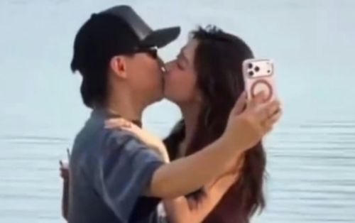 Nam ca sĩ bị bắt gặp hôn đắm đuối cô gái kém 16 tuổi tại bãi biển, mạng xã hội xôn xao