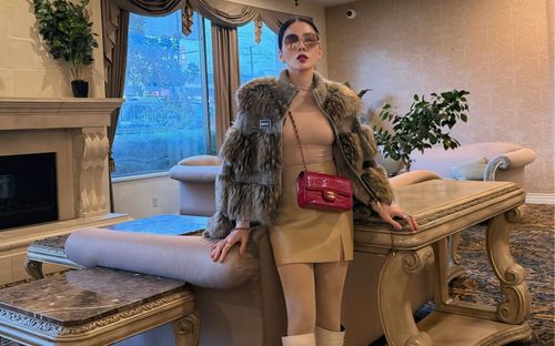 Lệ Quyên diện váy bó sát khoe sắc vóc cuốn hút ở tuổi U50