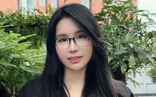 Đồng hồ trong căn biệt thự của bà chủ Thẩm mỹ viện Mailisa