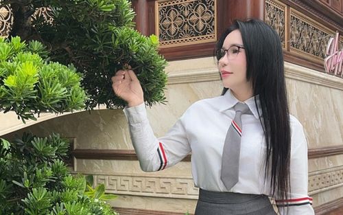 Cách xài điện thoại của bà chủ thẩm mỹ viện Mailisa