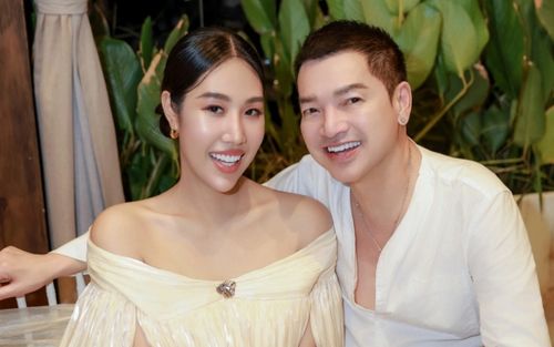 Rộ khoảnh khắc vợ trẻ kém 37 tuổi của nghệ sĩ Quang Minh vác bụng bầu khệ nệ