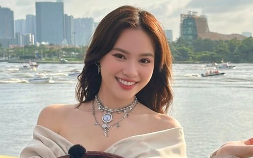 Chiếc xe trị giá 10 chữ số của Ninh Dương Lan Ngọc