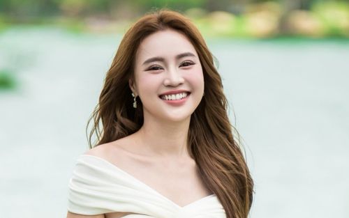 Chiếc đồng hồ 22 triệu của Ninh Dương Lan Ngọc