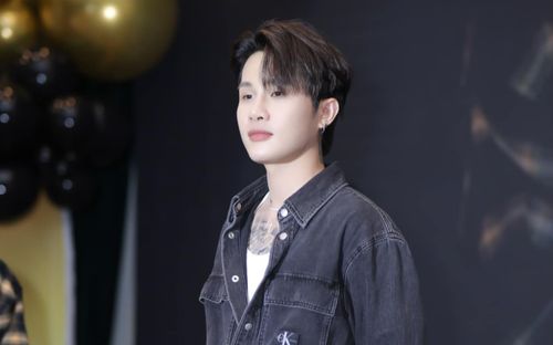 Máy ảnh 13 triệu của Jack - J97