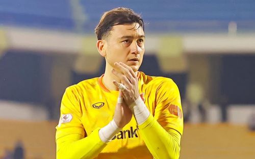 Thủ môn Đặng Văn Lâm lại mắc sai lầm khó tin