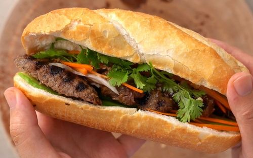 Vụ nghi ngộ độc sau khi ăn bánh mì tại TP HCM: Số ca nhập viện tăng