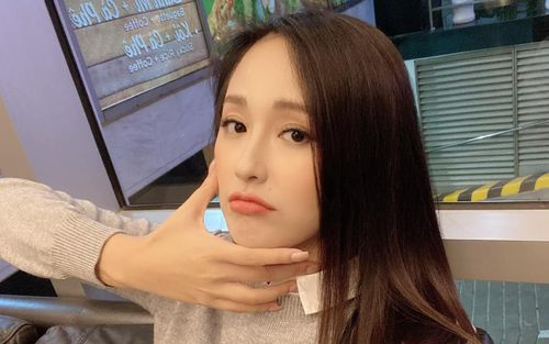 Đồng hồ 10 chữ số của Mai Phương Thúy