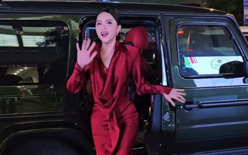 Siêu xe chục tỷ đồng của Hương Giang 'phủ sóng' trong sự kiện gần đây