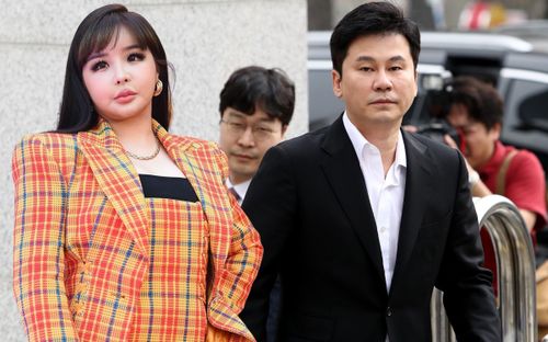 Cựu nghệ sĩ của YG công khai chỉ trích Yang Hyun Suk, nhắc thẳng tên Park Bom: 'Tỉnh lại đi'