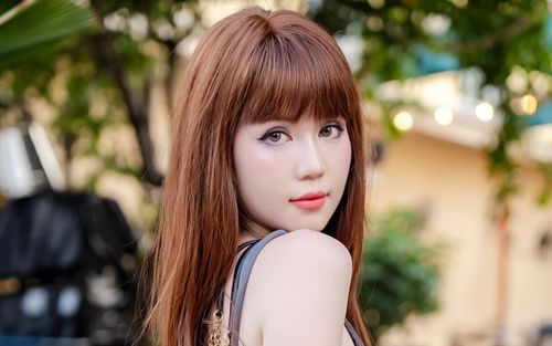 Cách Ngọc Trinh kiếm tiền từ mạng xã hội