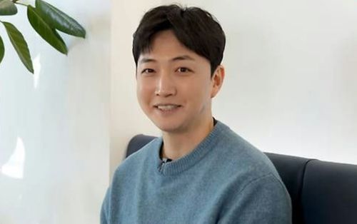 Nam ca sĩ rút khỏi showbiz, trở thành chủ của 15 tiệm bánh