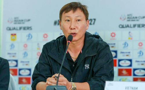 Chiếc đồng hồ luôn theo chân HLV Kim Sang Sik