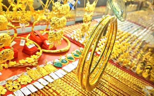 Tin tài chính hôm nay 15/12: Giá vàng lập đỉnh mới, USD suy yếu