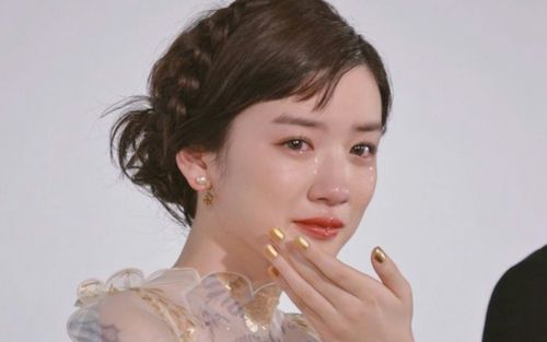 'Ngọc nữ showbiz' bị phanh phui là 'tiểu tam', phải bồi thường 170 tỷ đồng