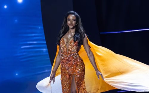 Hình ảnh mới nhất của hoa hậu bị ngã đau điếng khi thi Miss Universe