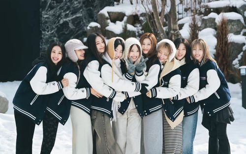 Nhóm TWICE bị xâm phạm đời tư nghiêm trọng, công ty quản lý ra thông báo khẩn