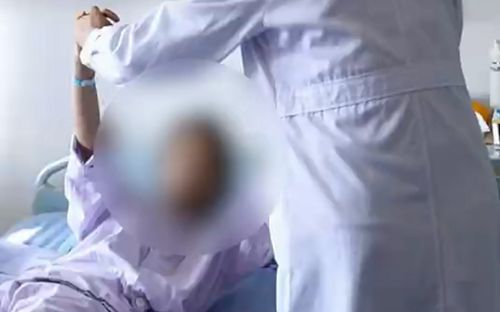 Uống trà sữa 3 lần/tuần, cô gái 20 tuổi mắc bệnh hiếm gặp