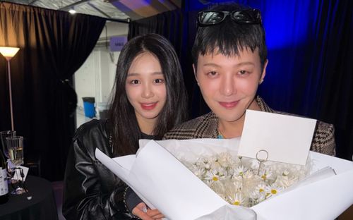 Ảnh thân thiết của G-Dragon và hot girl sinh năm 2000 đang gây xôn xao, danh tính gây bất ngờ