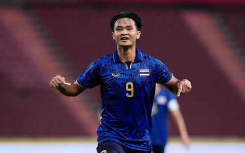 Không có cơ hội cho Đình Bắc trước tiền đạo Thái Lan