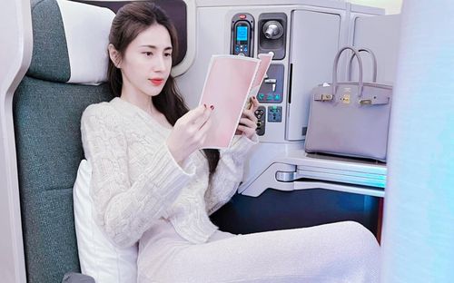 Ca sĩ Thủy Tiên bị 'réo tên'