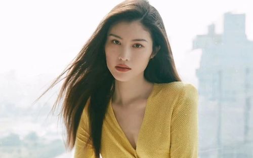 Siêu mẫu U40 khoe vóc dáng nuột nà sau 2 tháng bí mật sinh con cho thiếu gia tập đoàn nghìn tỷ