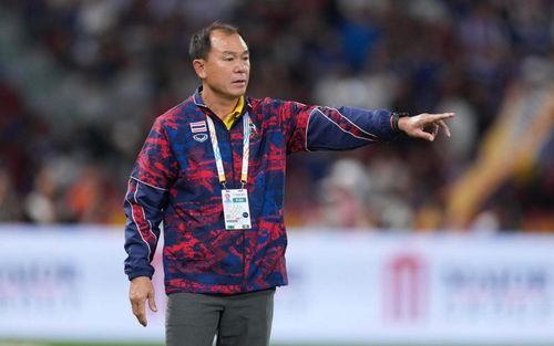 HLV Thái Lan xin lỗi khi vỡ mộng xưng bá trước Việt Nam