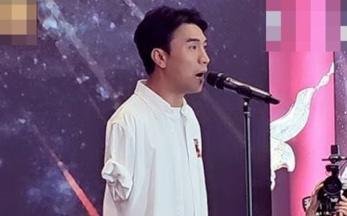 Nam ca sĩ gặp tai nạn cụt hai cánh tay, mẹ qua đời đúng ngày sinh nhật