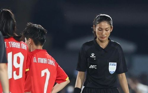 Buồn cho tuyển Việt Nam sau sai lầm trọng tài Lào