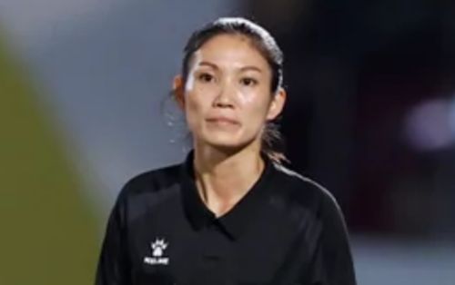 Đôi giày 3 triệu của nữ trọng tài Lào