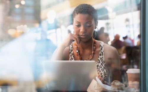 Xu hướng tai nghe dây trở lại