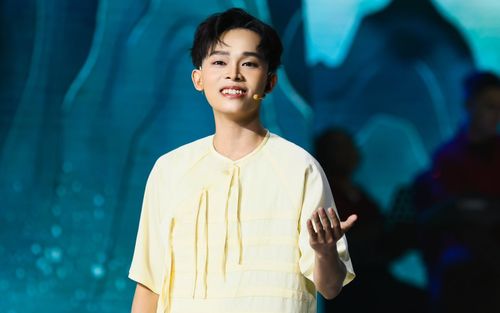 Hồ Văn Cường bị khán giả 'đập' cửa xe trong đêm, lý do gây bất ngờ