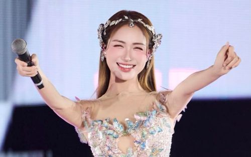 Hòa Minzy thắng lớn cuối năm