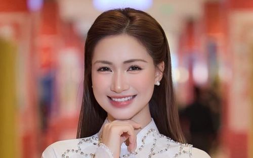 Bộ sưu tập trang phục truyền thống của Hòa Minzy